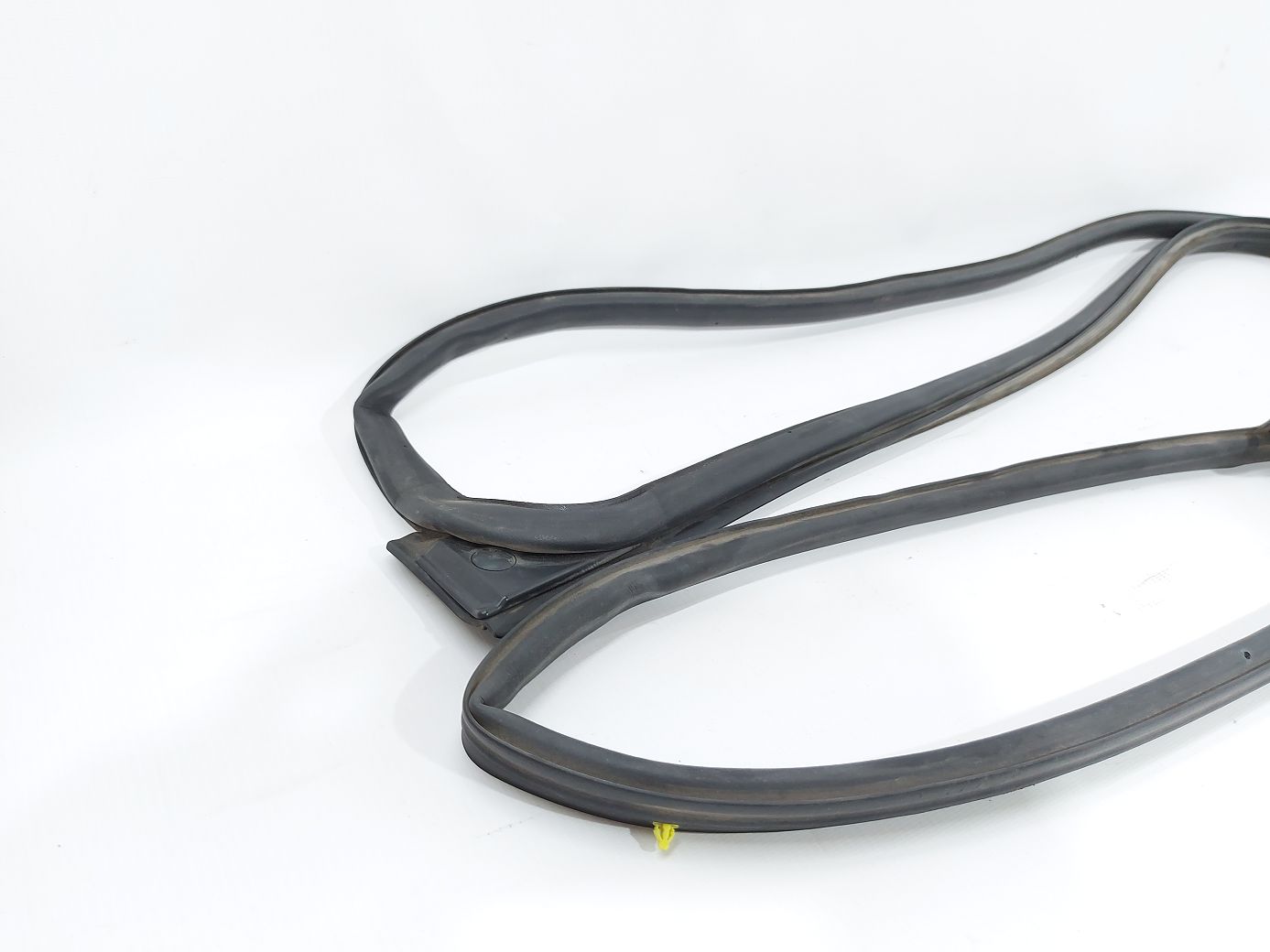 Journey Уплотнительная резинка двери передней правой Dodge Journey 2009-2020 5076866AD Dodge Journey 7