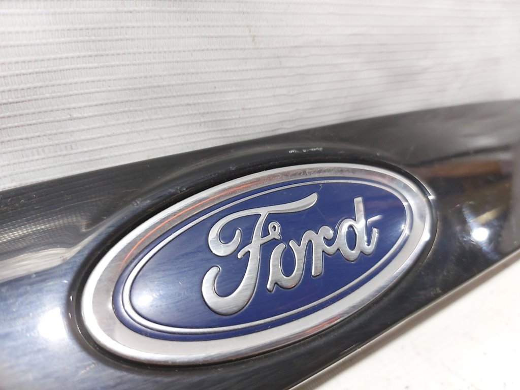 Fiesta Накладка кришки багажника з підсвічуванням номера Ford Fiesta 2014-2019 D2BZ5443400CA Ford Fiesta 3