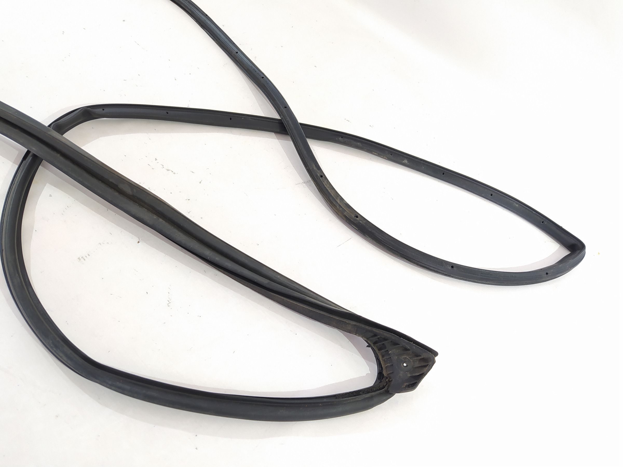 Versa note Ущільнювач двері передньої лівої Nissan Versa Note 2014-2019 808313WC0A Nissan Versa Note 3