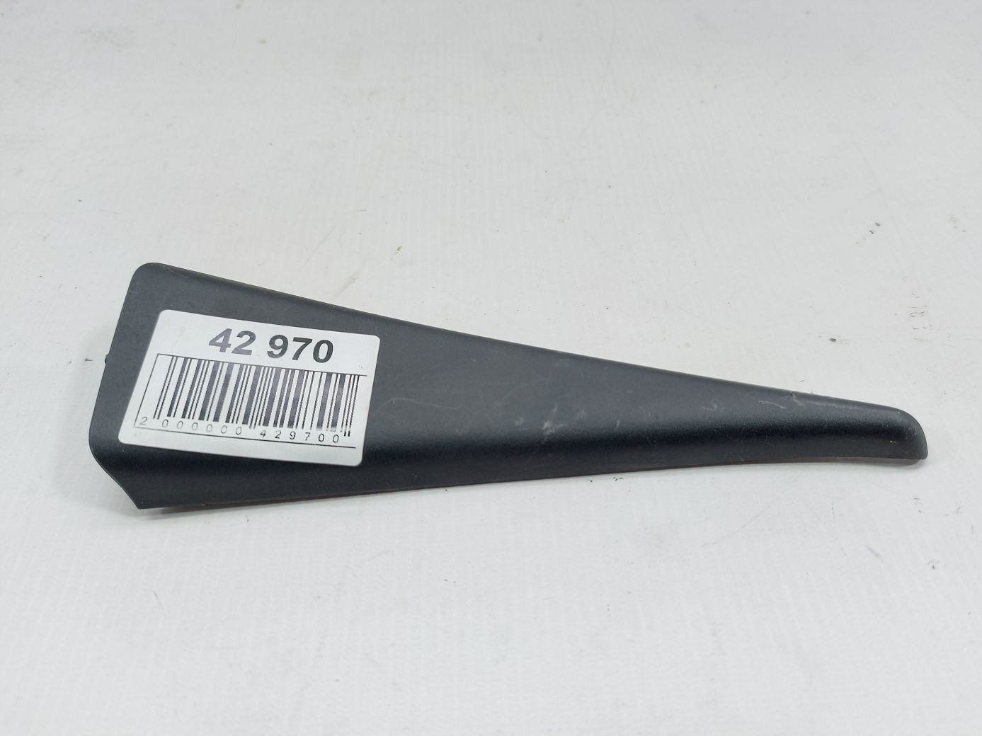 Versa note. Кутник дверей задній лівий внутрішній Nissan Versa Note 2014-2019 822933WC0A Nissan Versa Note