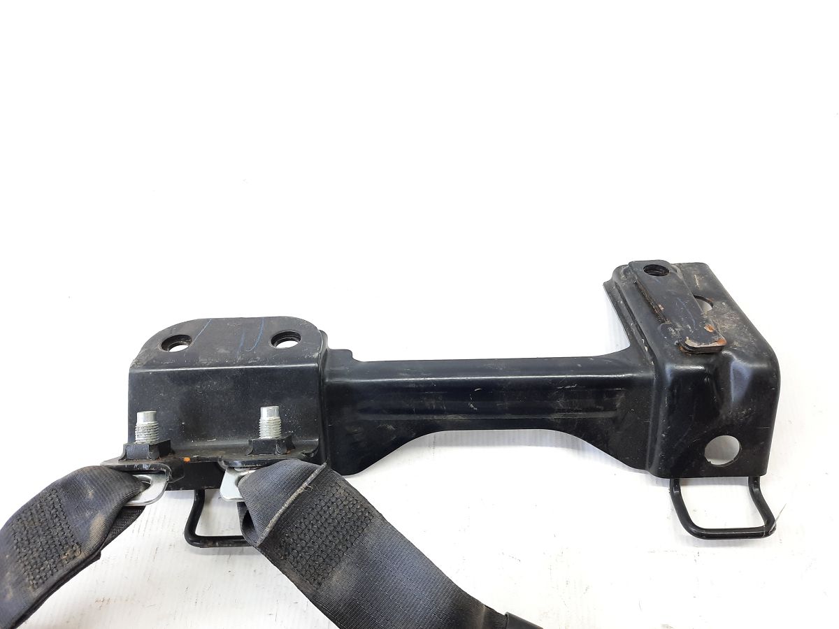 Sentra Крепление заднего сидения правое Nissan Sentra 2013-2017 883423SA0A Nissan Sentra 2