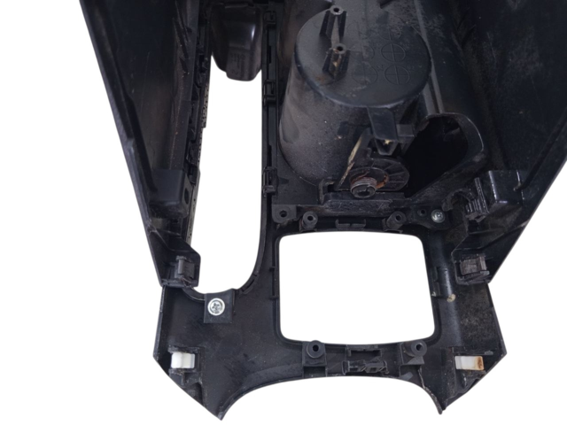 6 Консоль центральная Mazda 6 2014-2015 GHP9-64-420D-02 Mazda 6 4