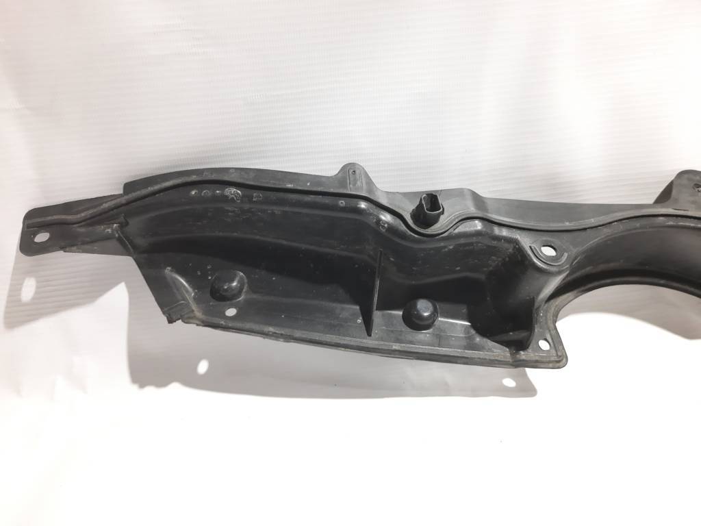 Dart Накладка центральной панели (дефлектор) Dodge Dart 2013-2019 68087530AC Dodge Dart 6