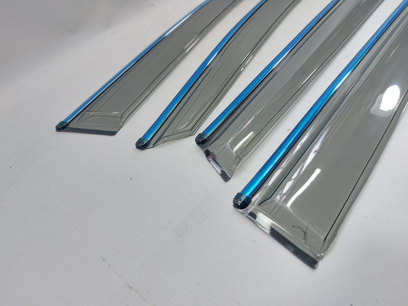 Ветровики боковых стекол Дефлекторы окон (дефект) Volkswagen dflc00010 Volkswagen ID.6 Crozz 3