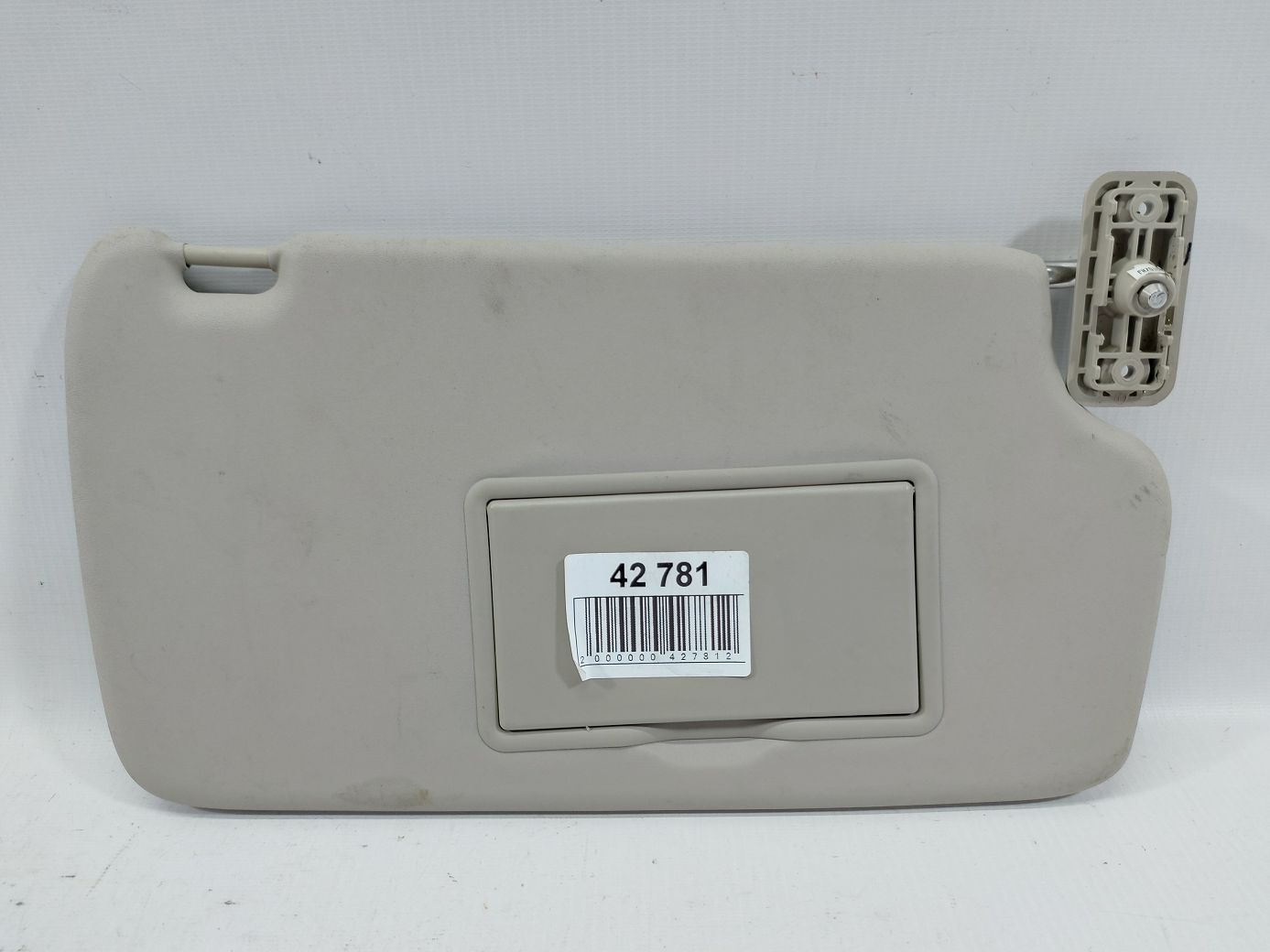 Fiesta. Козирок сонцезахисний правий Ford Fiesta 2011-2019 BE8Z5404104BB Ford Fiesta