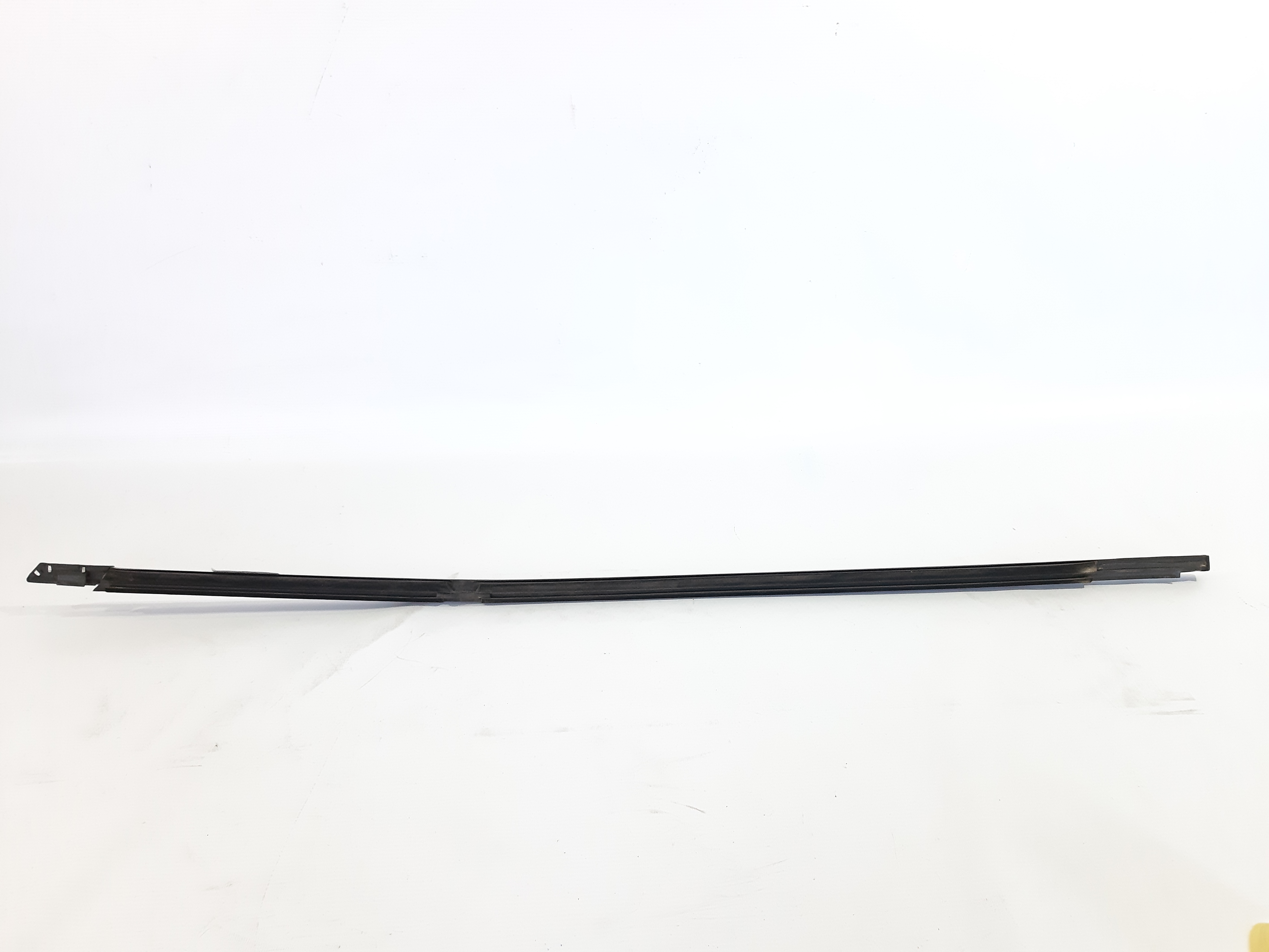 Malibu Ущільнювач скла зовнішній(молдинг) двері задньої лівої Chevrolet Malibu 2008-2012 25987186 Chevrolet Malibu 2