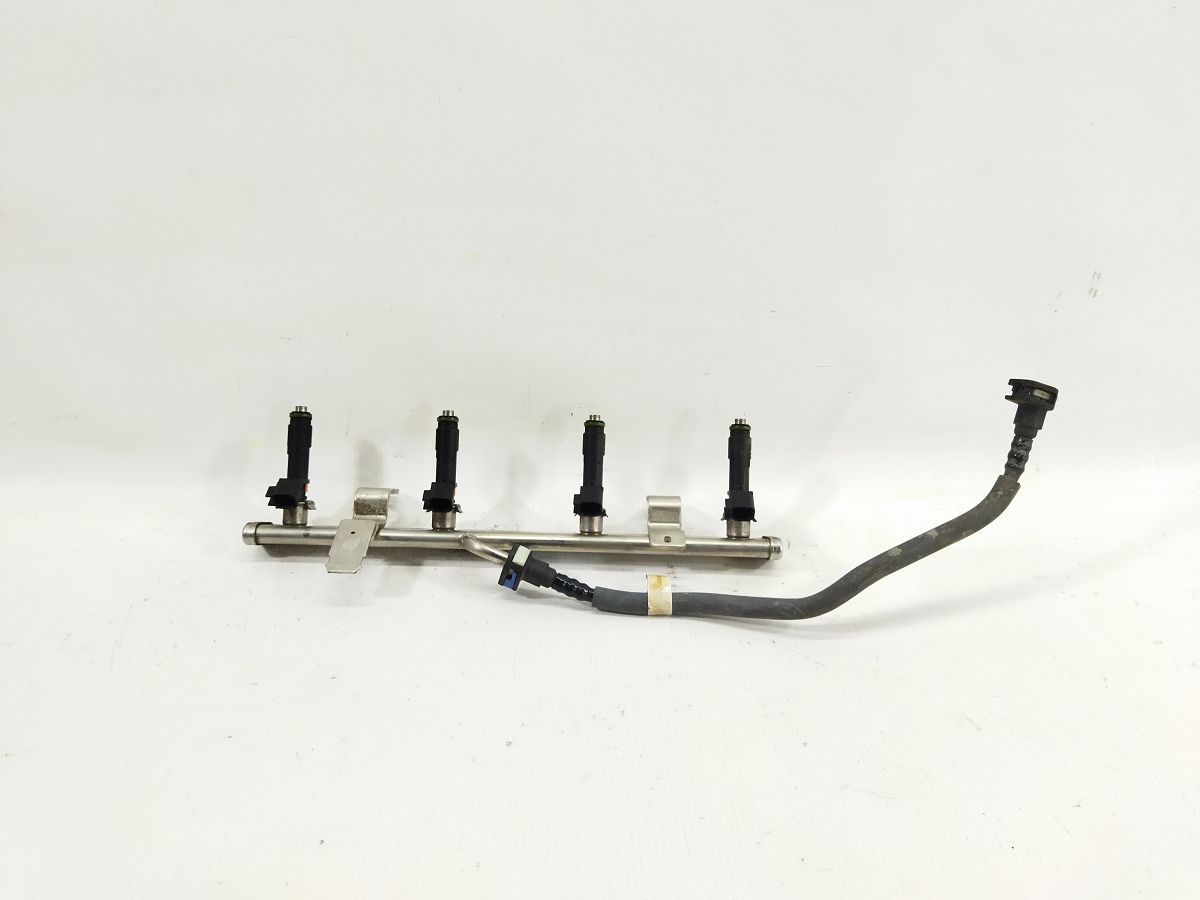 200 limited. Паливна рейка з форсунками Chrysler 200 Limited 2015-2017 4593987AC Chrysler 200 Limited