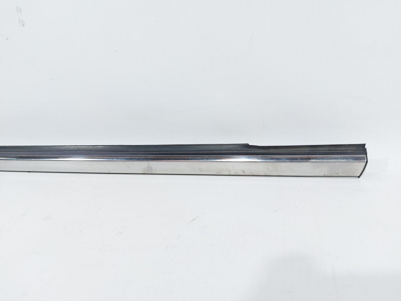 Sentra Ущільнювальна гумка скла задньої лівої зовнішня Nissan Sentra 2013-2018 828213SG0A Nissan Sentra 3