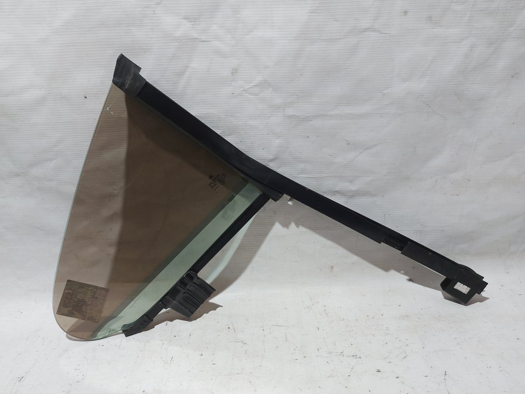 Passat cc Форточка двери задней левой Volkswagen Passat CC 2009-2017 3C8839613H Volkswagen Passat CC 14