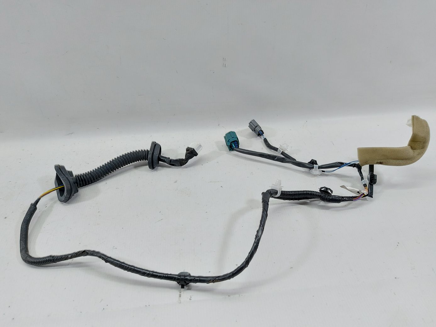 Sentra Проводка двери задней левой Nissan Sentra 2013-2019 241273TA0A Nissan Sentra 2