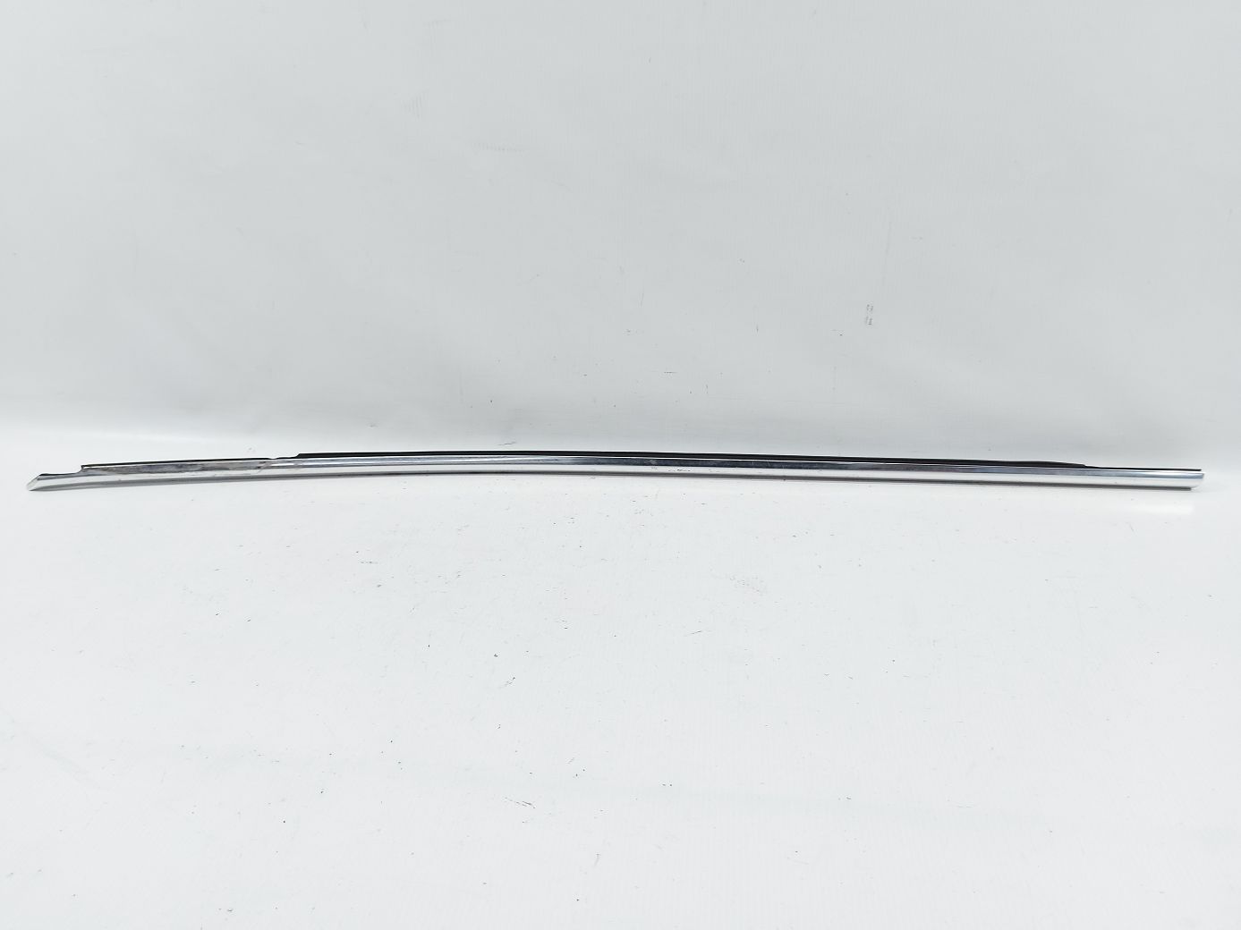 5 series. Ущільнювальна гумка скла передньої лівої двері зовнішня BMW 5 series 2011-2016 51337209725 BMW 5 series