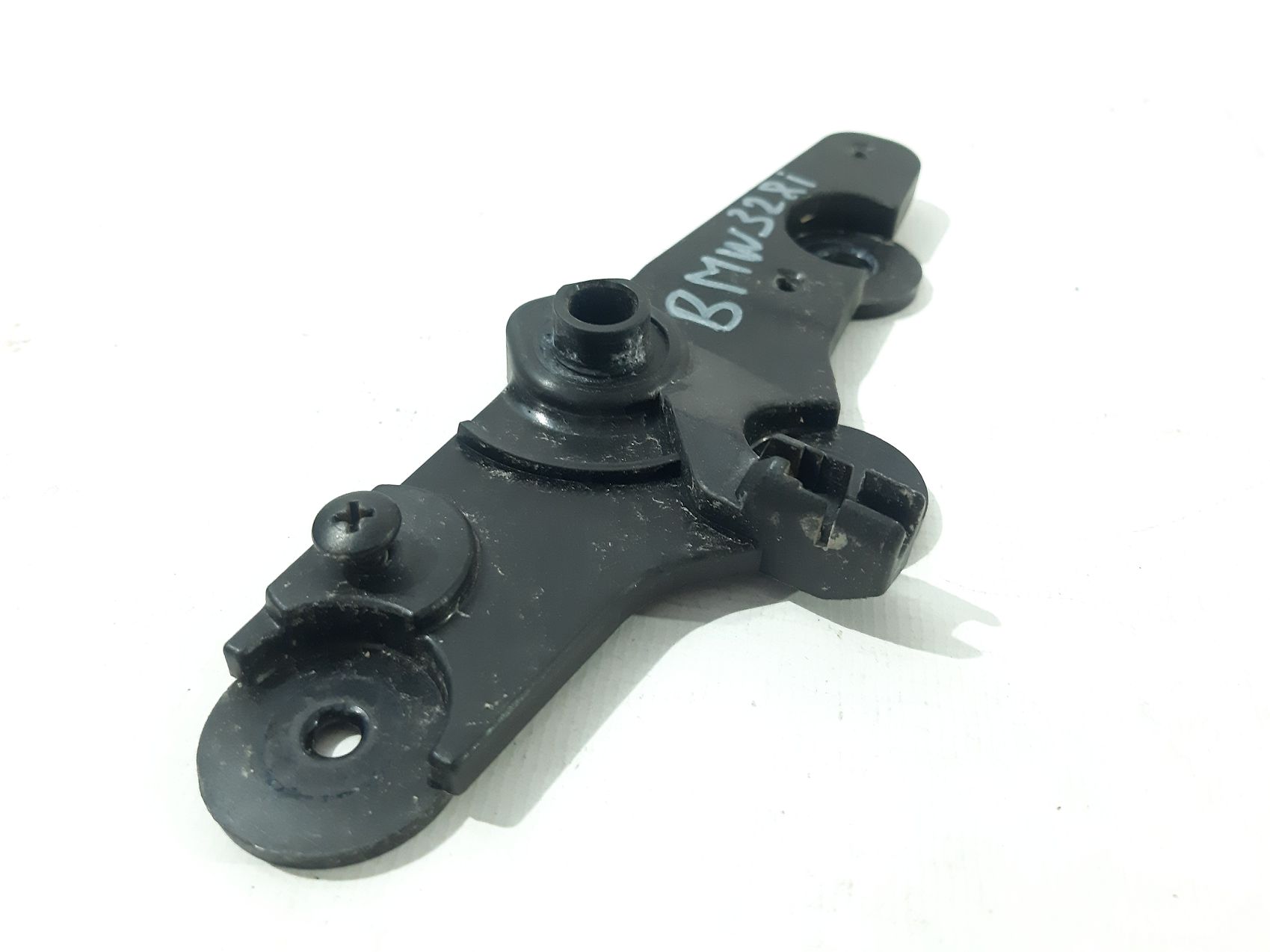 328i xdrive Кронштейн ручки открывания капота BMW 328i xDrive 2006-2018 51239150273 BMW 328i xDrive 2