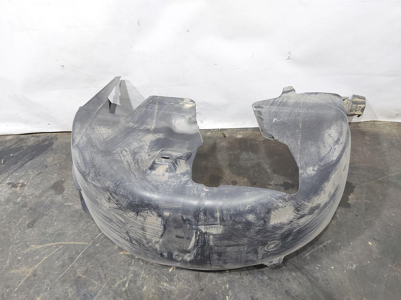 Regal Подкрылок задний правый Buick Regal 2011-2017 22816835 Buick Regal 4