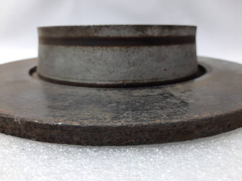 Passat s Диск гальмівний задній лівий/правий Volkswagen Passat S 2010-2019 5Q0615601D Volkswagen Passat S 15