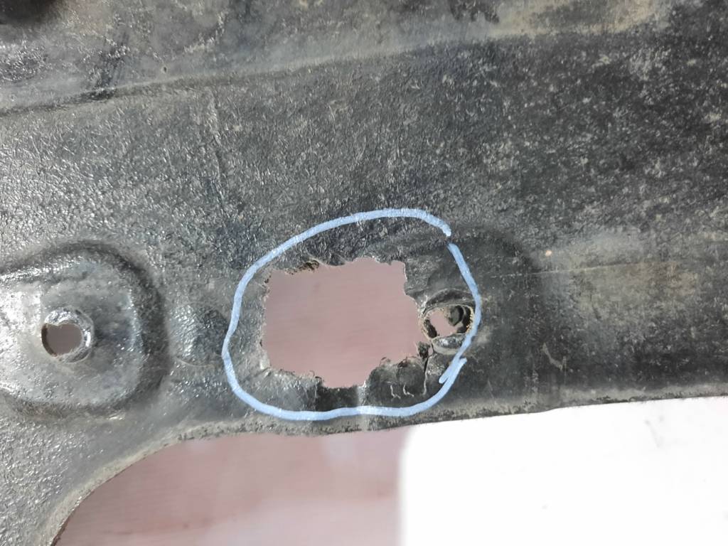 Ats Защита днища правая Cadillac ATS 2013-2019 23497849 Cadillac ATS 27