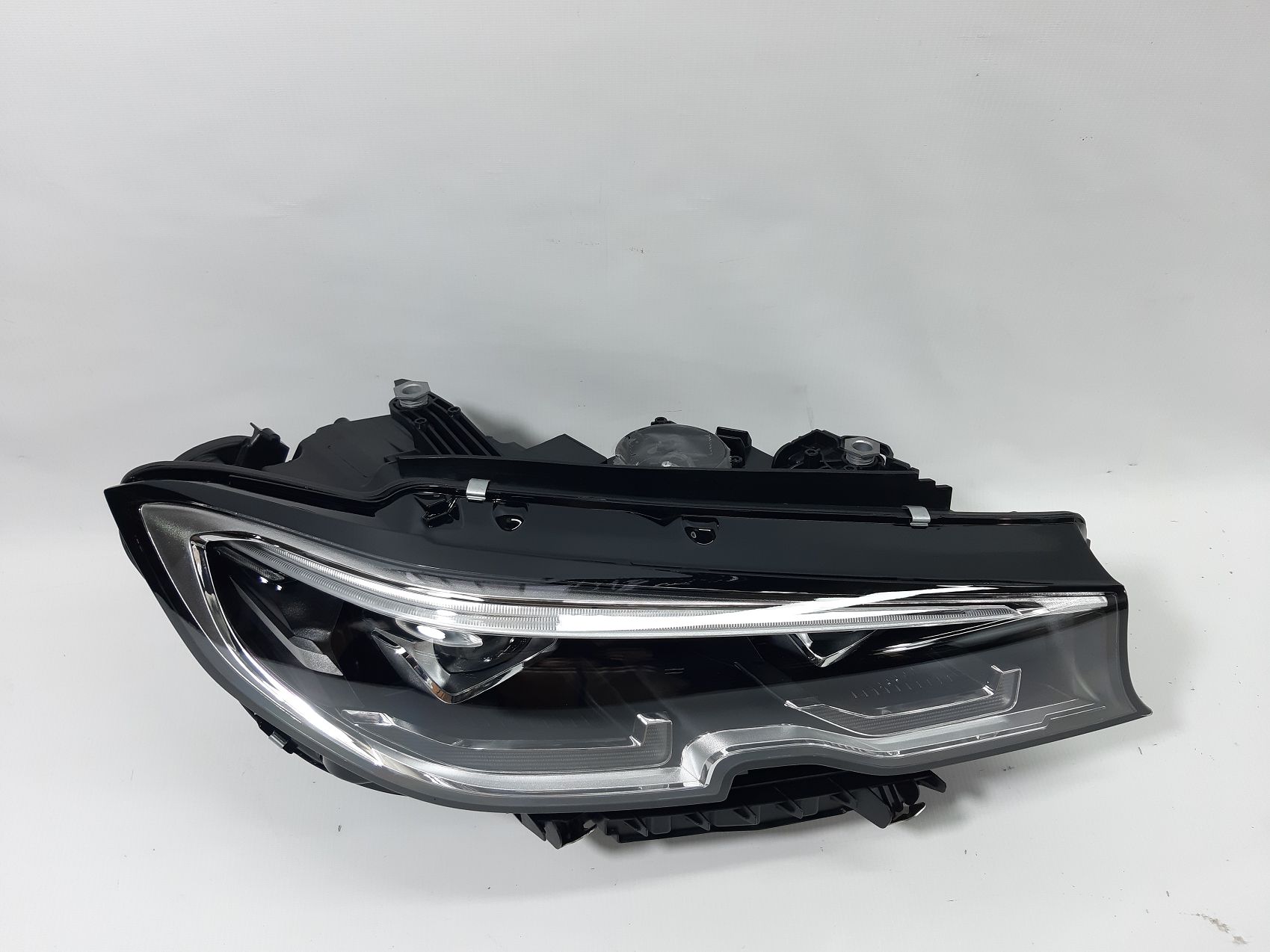 Фари головного світла Фара передня права BMW 3 2019-2023 63118496160 BMW 3 5