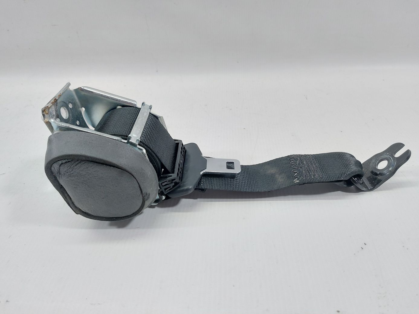 Fiesta. Ремень безопасности задний левый/правый Ford Fiesta 2011-2019 BE8Z54611B68AA Ford Fiesta