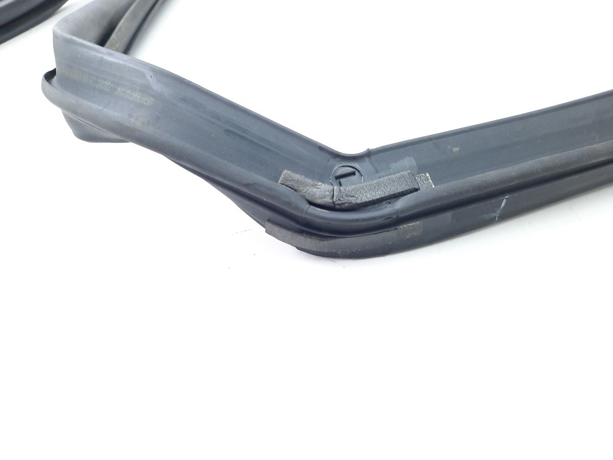 Journey Направляющая резинка стекла двери передней левой Dodge Journey 2009-2020 5076871AF Dodge Journey 8