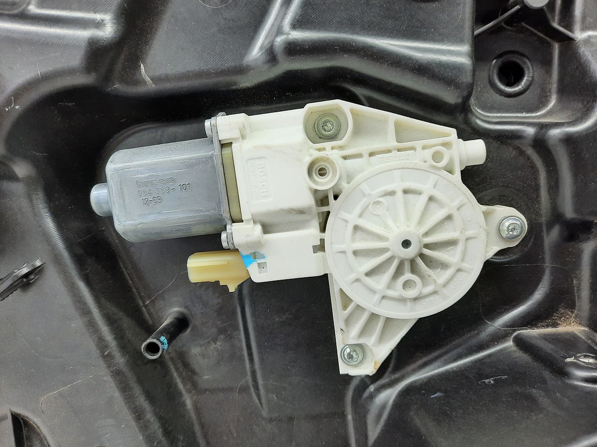 Journey Стеклоподъемник двери задней левой Dodge Journey 2009-2020 68043739AA Dodge Journey 7