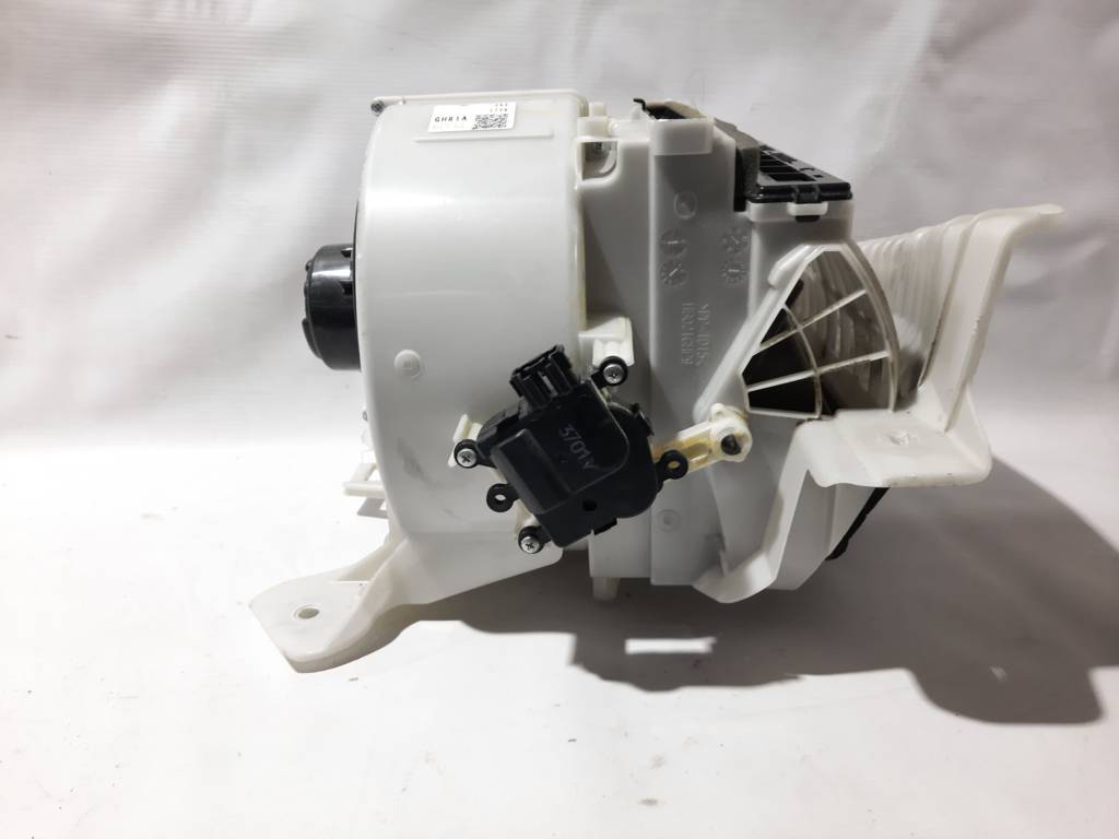 6 Моторчик пічки салону Mazda 6 2014-2015 GHR1-61-140B Mazda 6 4