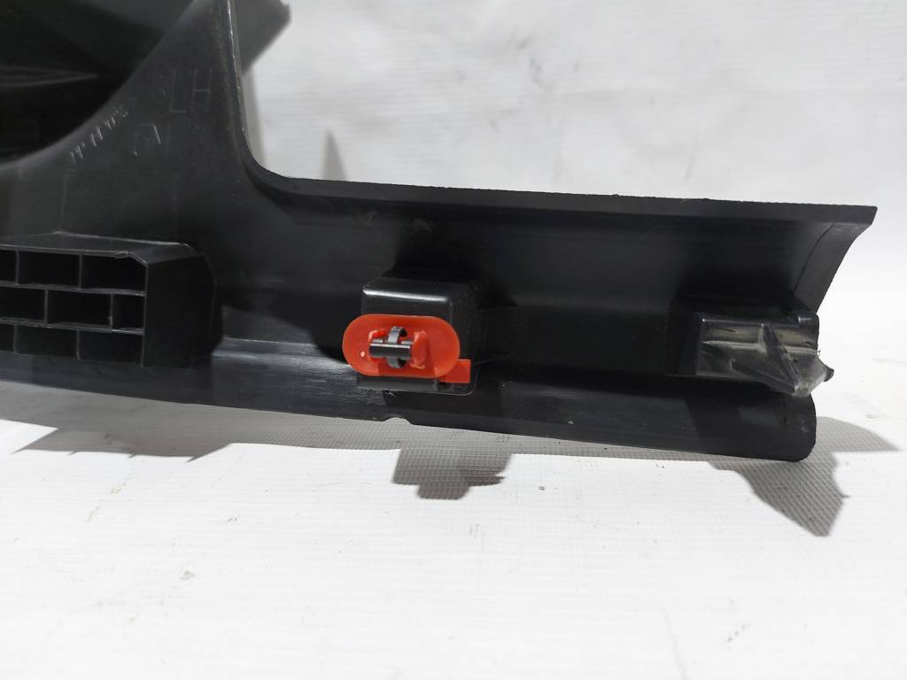 Cruze Обшивка порога заднього ліва Chevrolet Cruze 2016-2018 84243021 Chevrolet Cruze 4