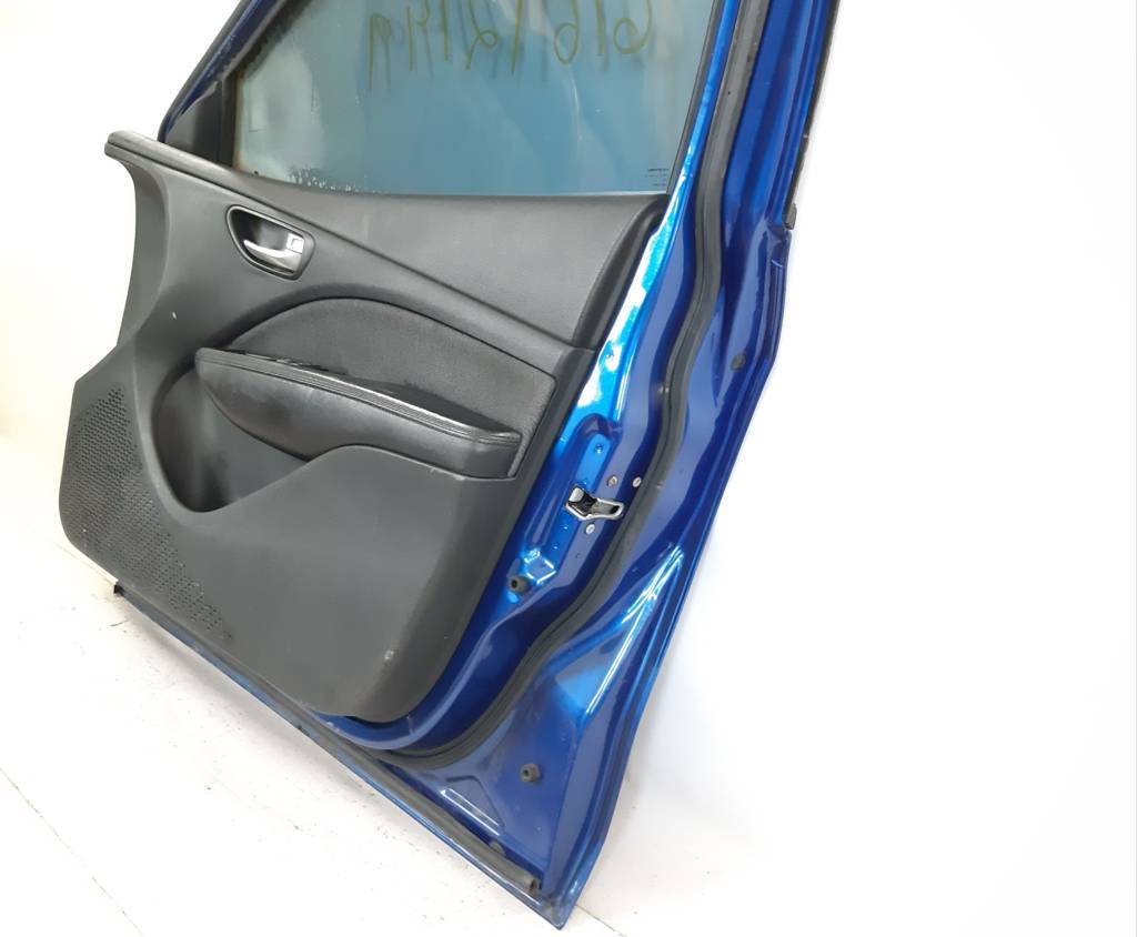 Dart Двері передні права Dodge Dart 2013-2019 68158724AD Dodge Dart 31