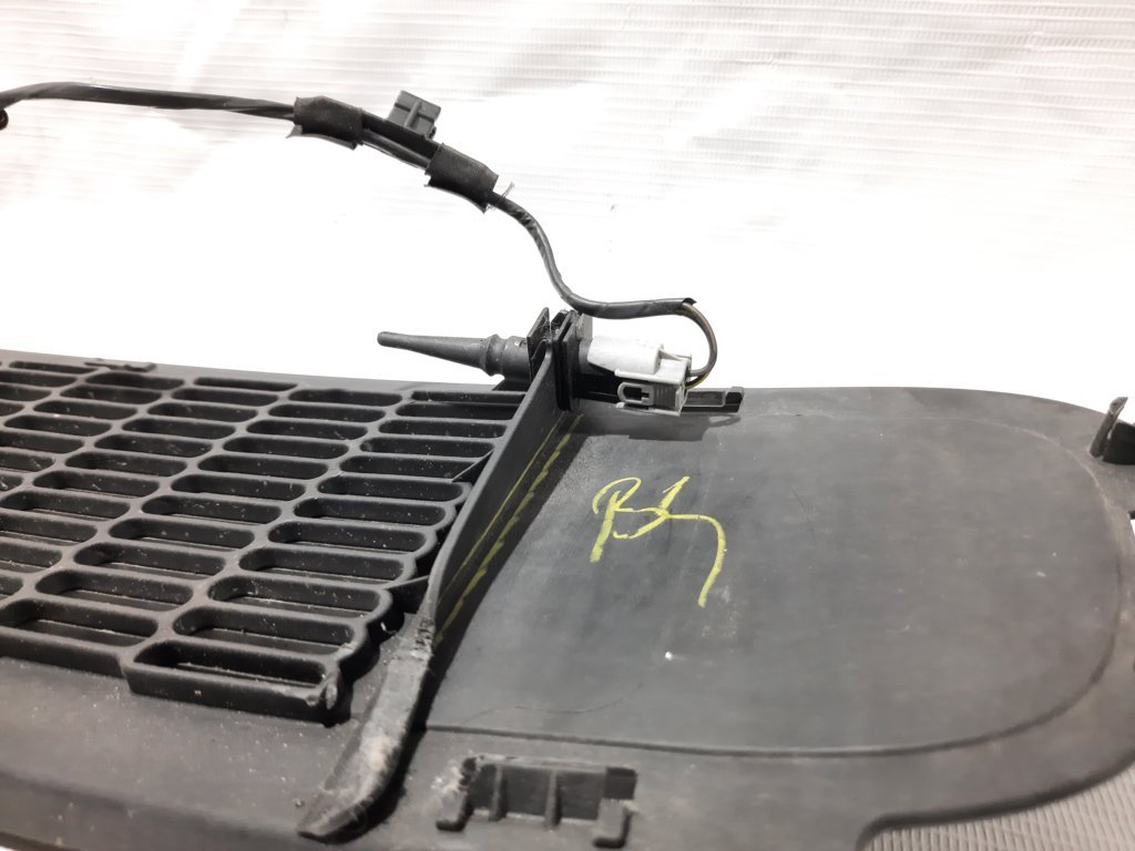 Cooper Решітка радіатора нижня Mini Cooper 2007-2010 51112755463 Mini Cooper 3