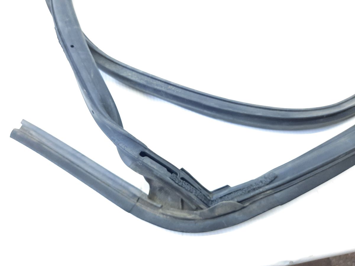 Insight Уплотнительная резинка двери задней левой Honda Insight 2010-2014 72850TM8A02 Honda Insight 5