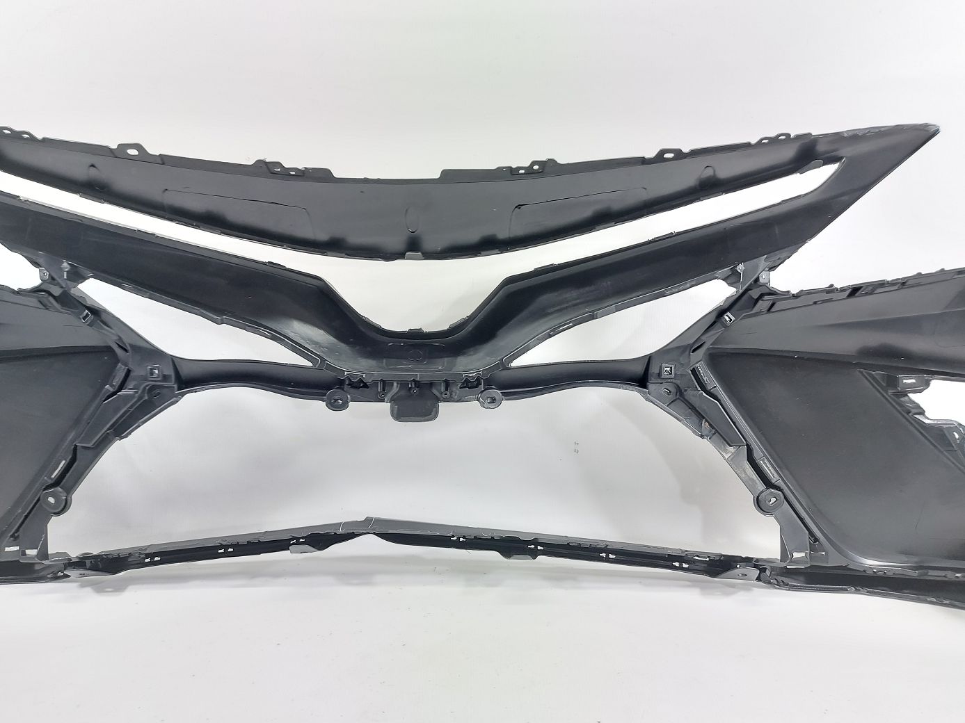 Передні бампери Бампер Передній (SE, XSE) (вм'ятина) Toyota Camry 2018-2021 521190X938 Toyota Camry 10