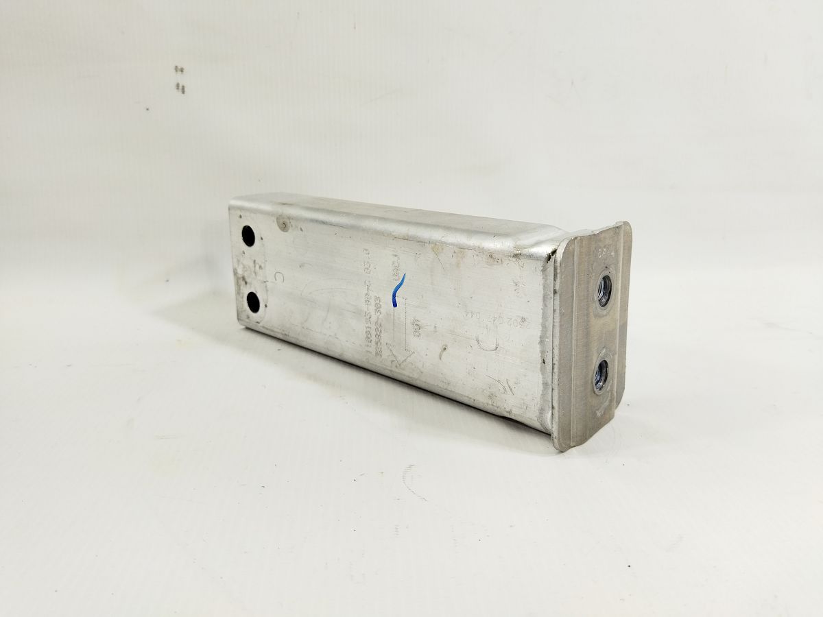 Model 3 Кронштейн підсилювача (нижнього) переднього бампера лівий Tesla Model 3 2020-2024 110919300C Tesla Model 3 2