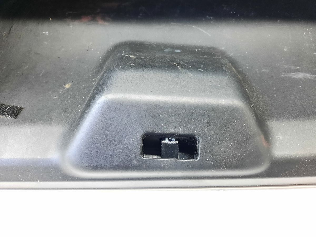 Insight Бардачок Honda Insight 2010-2014 77500TM8A01ZA Honda Insight 8