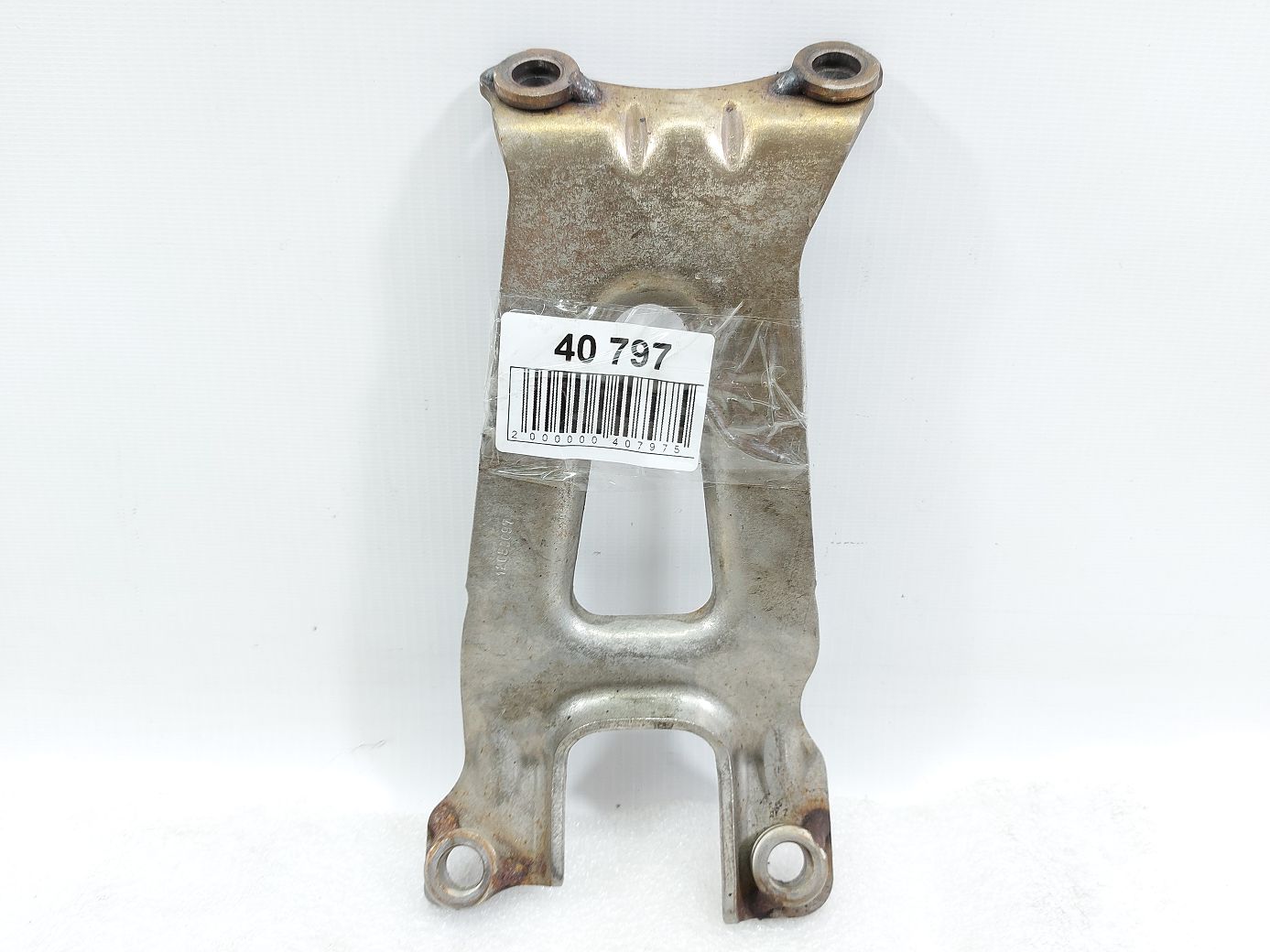 Regal. Кронштейн термоекрана нижній Buick Regal 2016 12650097 Buick Regal