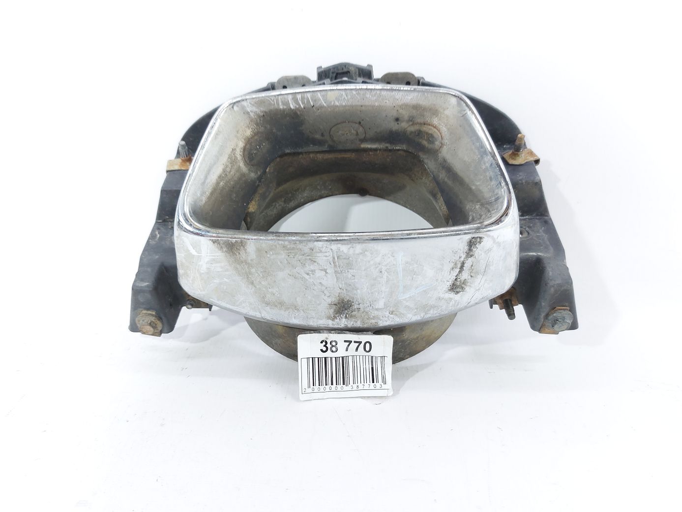 Charger. Накладка вихлопної труби ліва Dodge Charger 2011-2014 68092610AC Dodge Charger Charger. Накладка вихлопної труби ліва Dodge Charger 2011-2014 68092610AC Dodge Charger