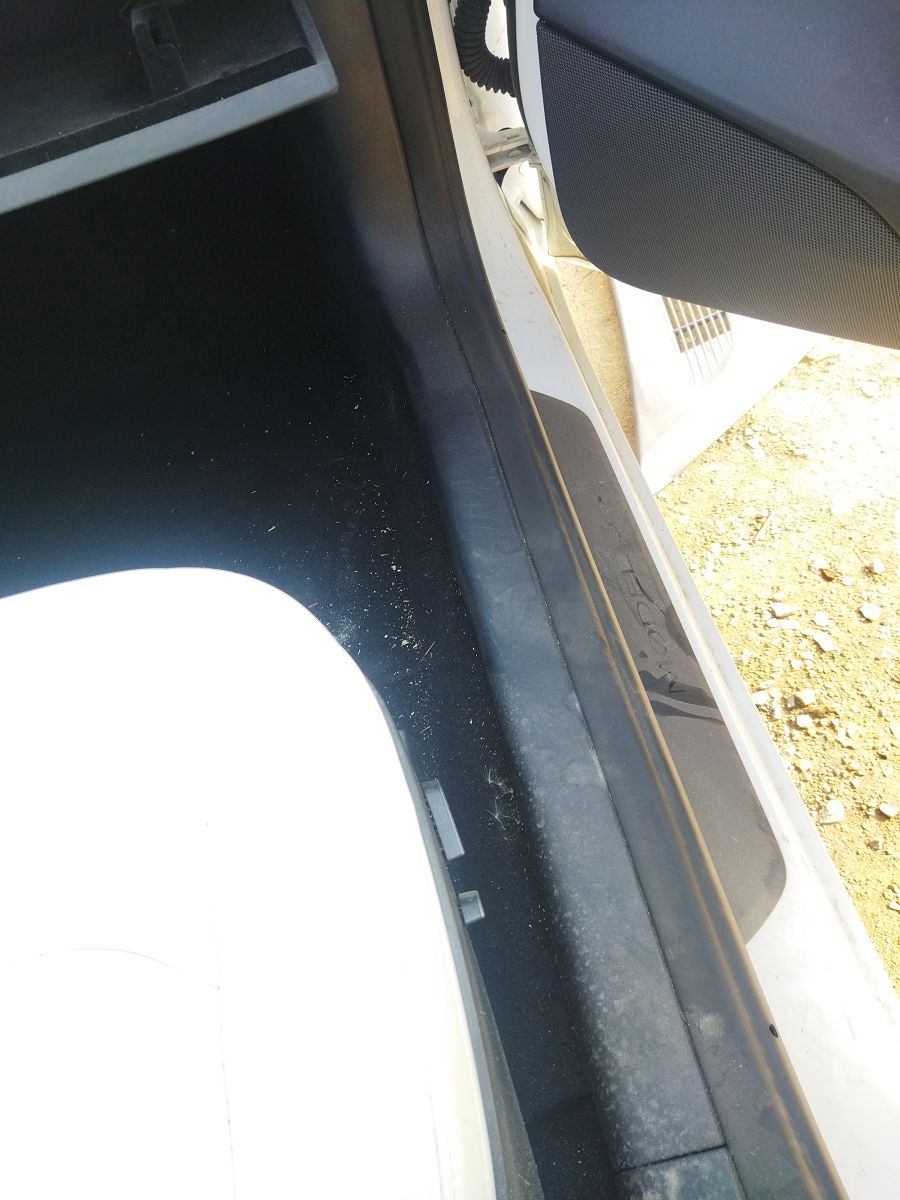 Model 3. Накладка порога переднего правая внутренняя Tesla Model 3 2020-2024 108629300J Tesla Model 3