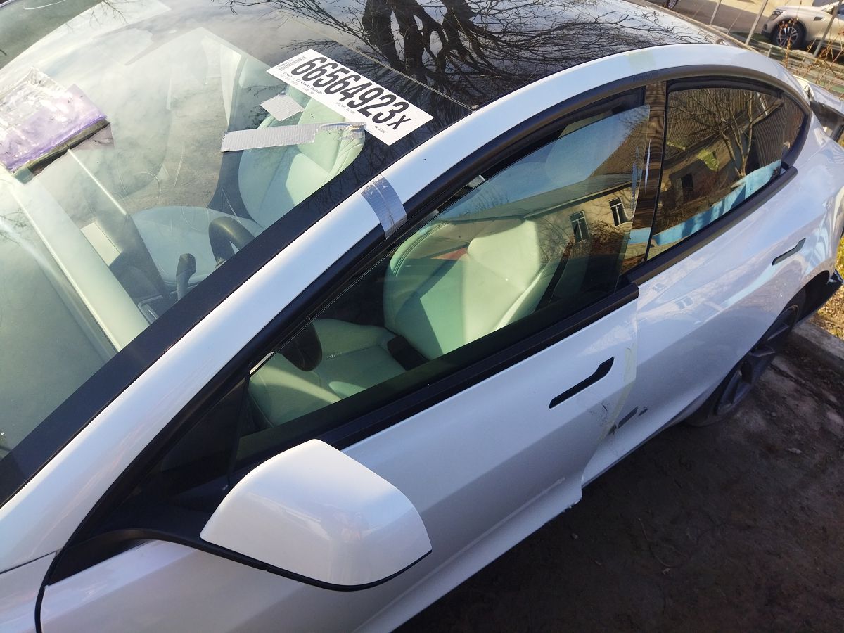 Model 3. Накладка крыши левая Tesla Model 3 2020-2024 108351901D Tesla Model 3