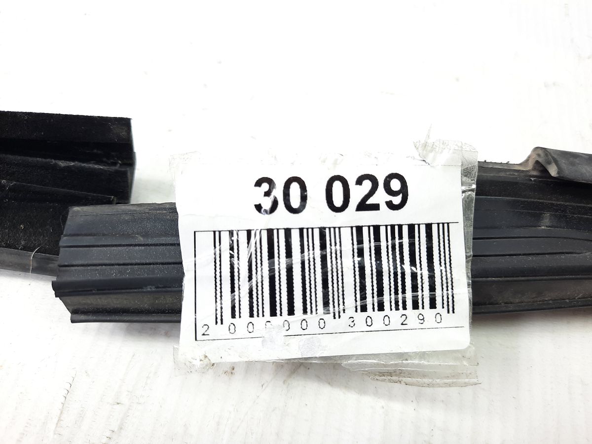 Passat s Молдинг двері передньої правої зовнішній верхній Volkswagen Passat S 2012-2020 561837432JVNH Volkswagen Passat S 12