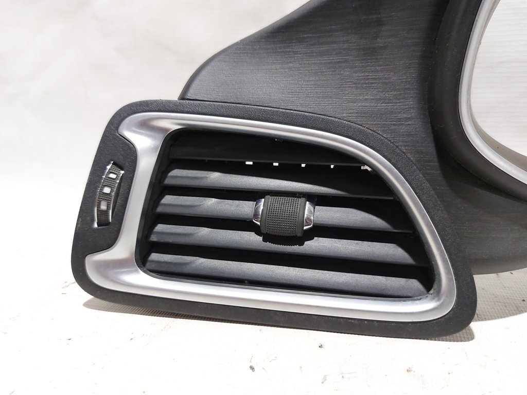 200 Накладка панелі приладів Chrysler 200 2015-2017 5SQ57JXPAA Chrysler 200 2