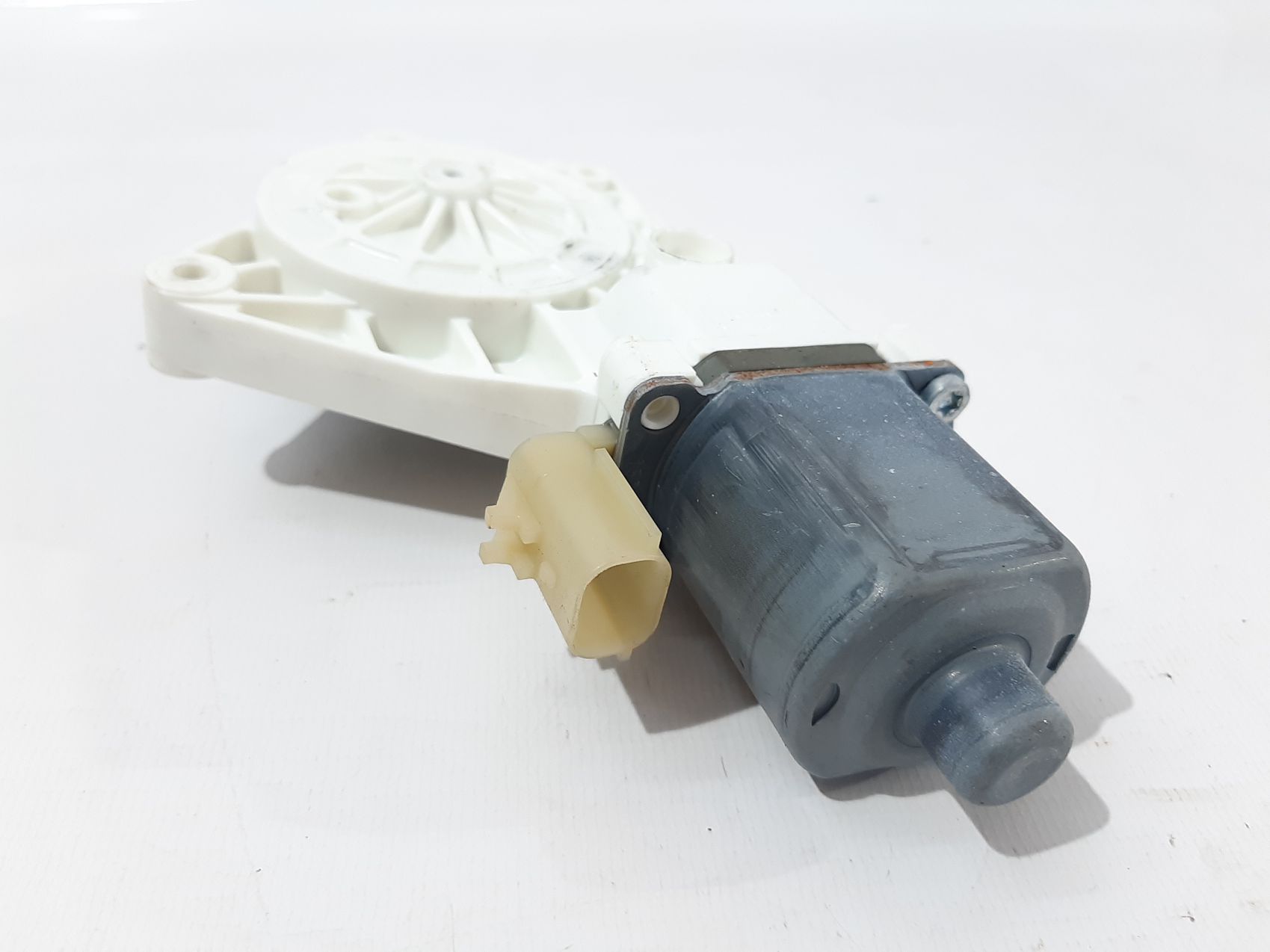 Dart Мотор стеклоподъемника двери задней правой Dodge Dart 2013-2019 68170370AA Dodge Dart 4