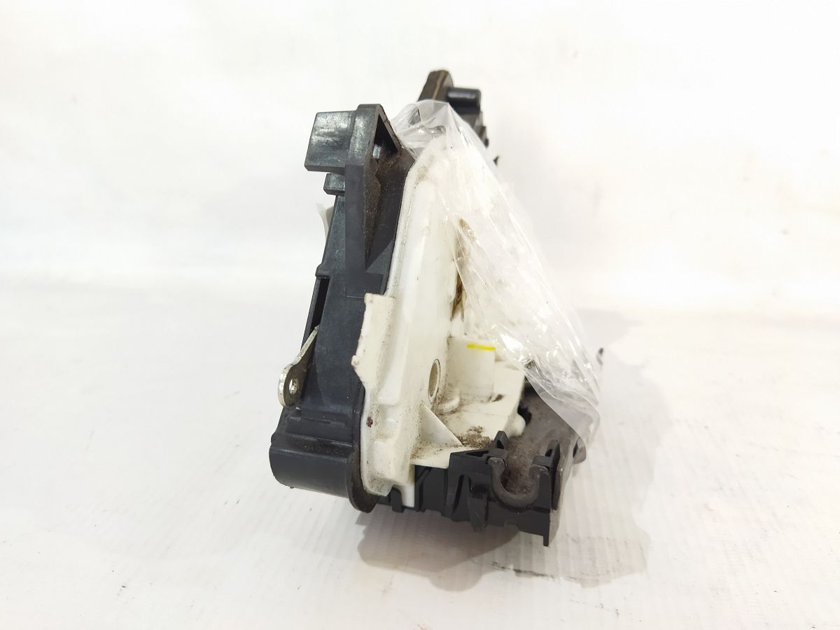 Passat Замок двери задней левой Volkswagen Passat 2012-2019 5K4839015S Volkswagen Passat 2