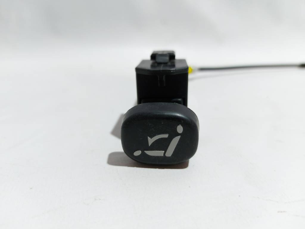 6 Замок відкидання спинки заднього ряду лівий Mazda 6 2014-2020 GHK188489 Mazda 6 4 6 Замок відкидання спинки заднього ряду лівий Mazda 6 2014-2020 GHK188489 Mazda 6 4