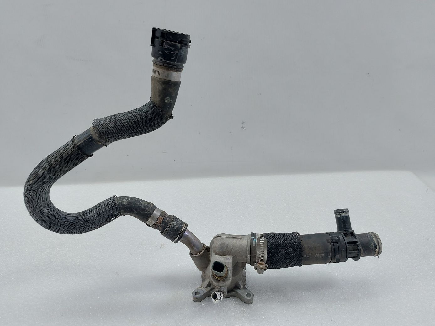 Dart Термостат системи охолодження Dodge Dart 2013-2016 5047861AC Dodge Dart 2