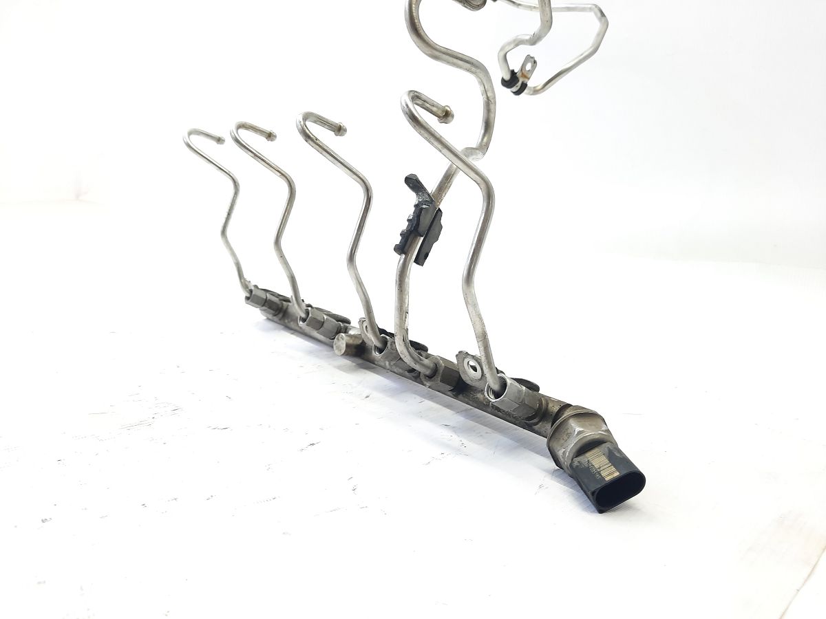 7 series Топливная рампа правая BMW 7 2012 13537547600 BMW 7 4 7 series Топливная рампа правая BMW 7 2012 13537547600 BMW 7 4