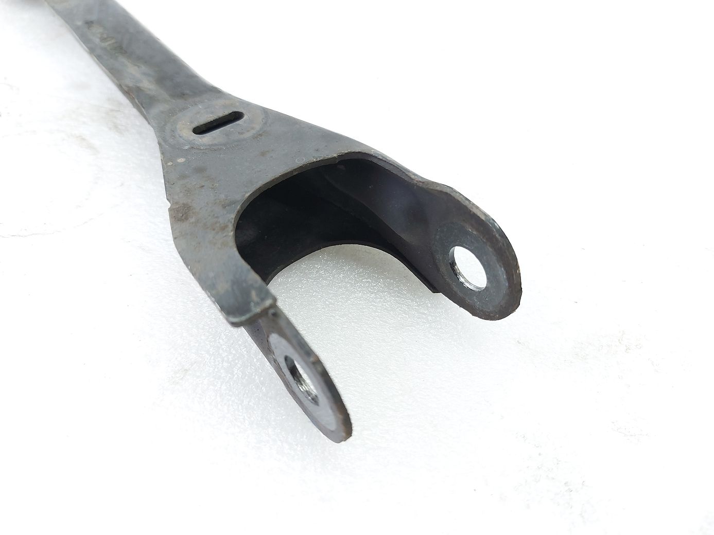 Ats Важіль центральний лівий/правий поперечний Cadillac ATS 2013-2019 23105024 Cadillac ATS 4