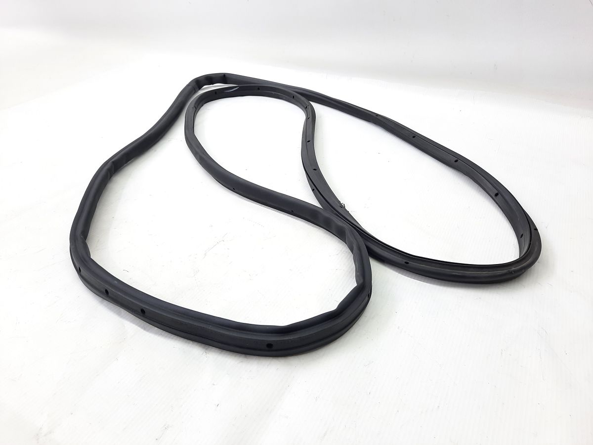 Escape Ущільнювач двері задньої правої Ford Escape 2013-2019 CJ5Z7825324A Ford Escape 2