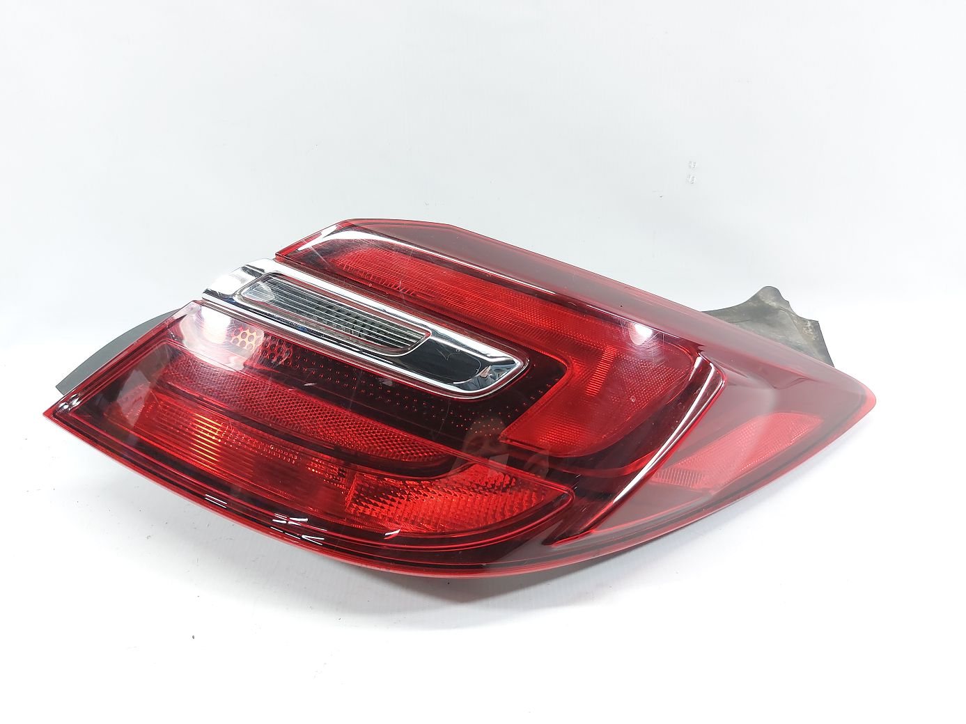 Regal. Фонарь задний правый Buick Regal 2014-2017 39024207 Buick Regal