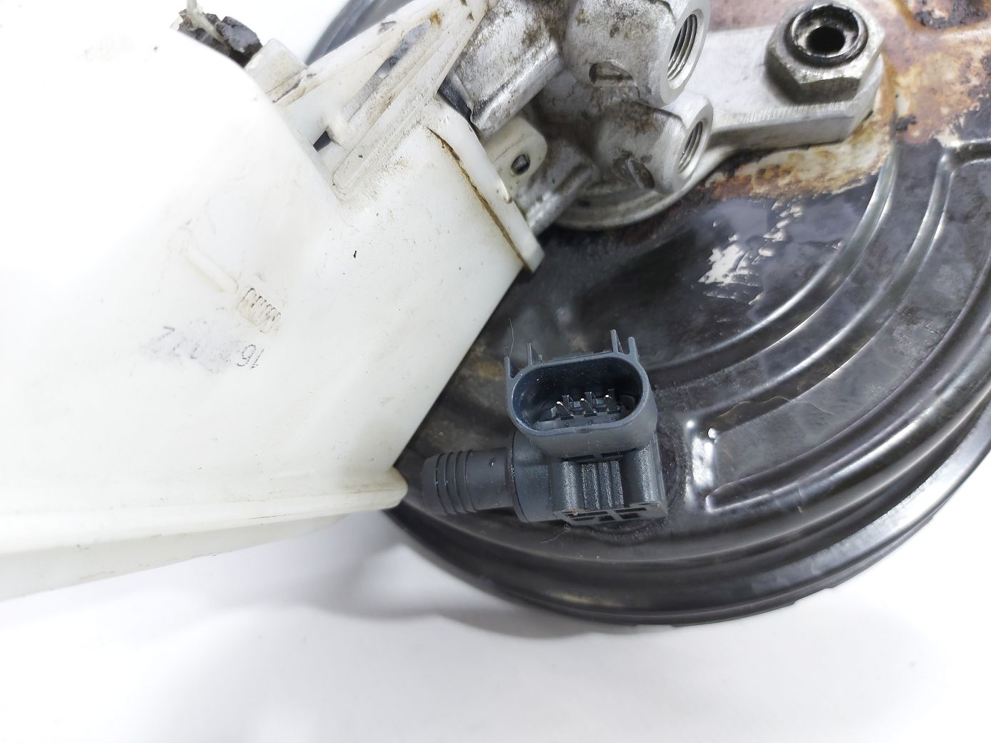 Trax Главный тормозной цилиндр Chevrolet Trax 2015-2021 95414483 Chevrolet Trax 3