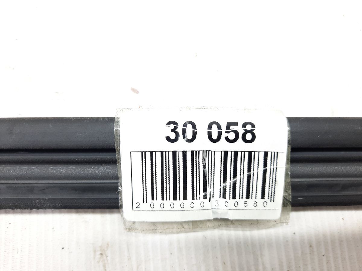 Passat s Ущільнювач скла внутрішні двері передньої правої нижній Volkswagen Passat S 2012-2020 561837480B5AP Volkswagen Passat S 5