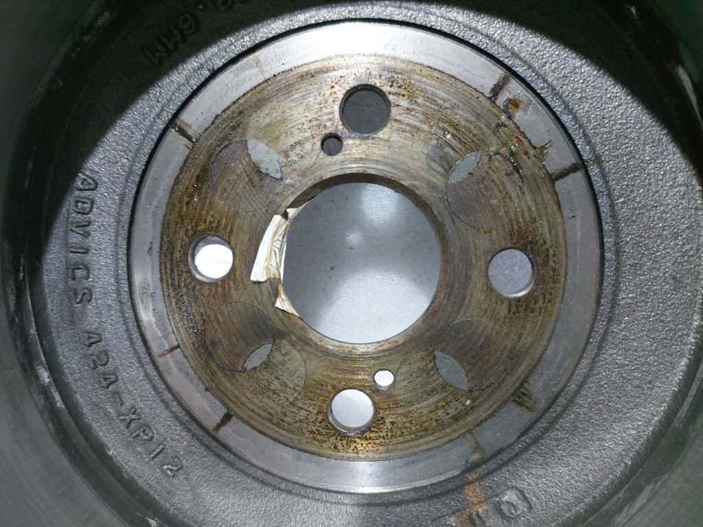 Prius c Барабан гальмівний задній лівий/правий Toyota Prius C 2012-2019 4243152090 Toyota Prius C 12