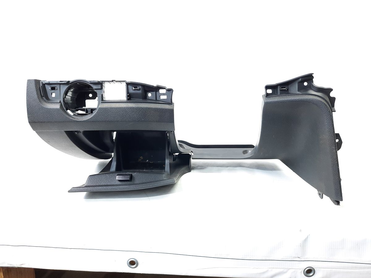 Passat s. Накладка торпеди нижня ліва Volkswagen Passat S 2012-2015 561858365 Volkswagen Passat S