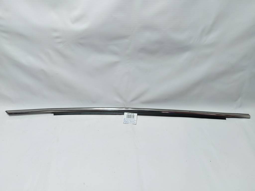 3. Ущільнювальна гумка скла двері передньої правої зовнішня Mazda 3 2014-2018 BHN9-50-640C Mazda 3